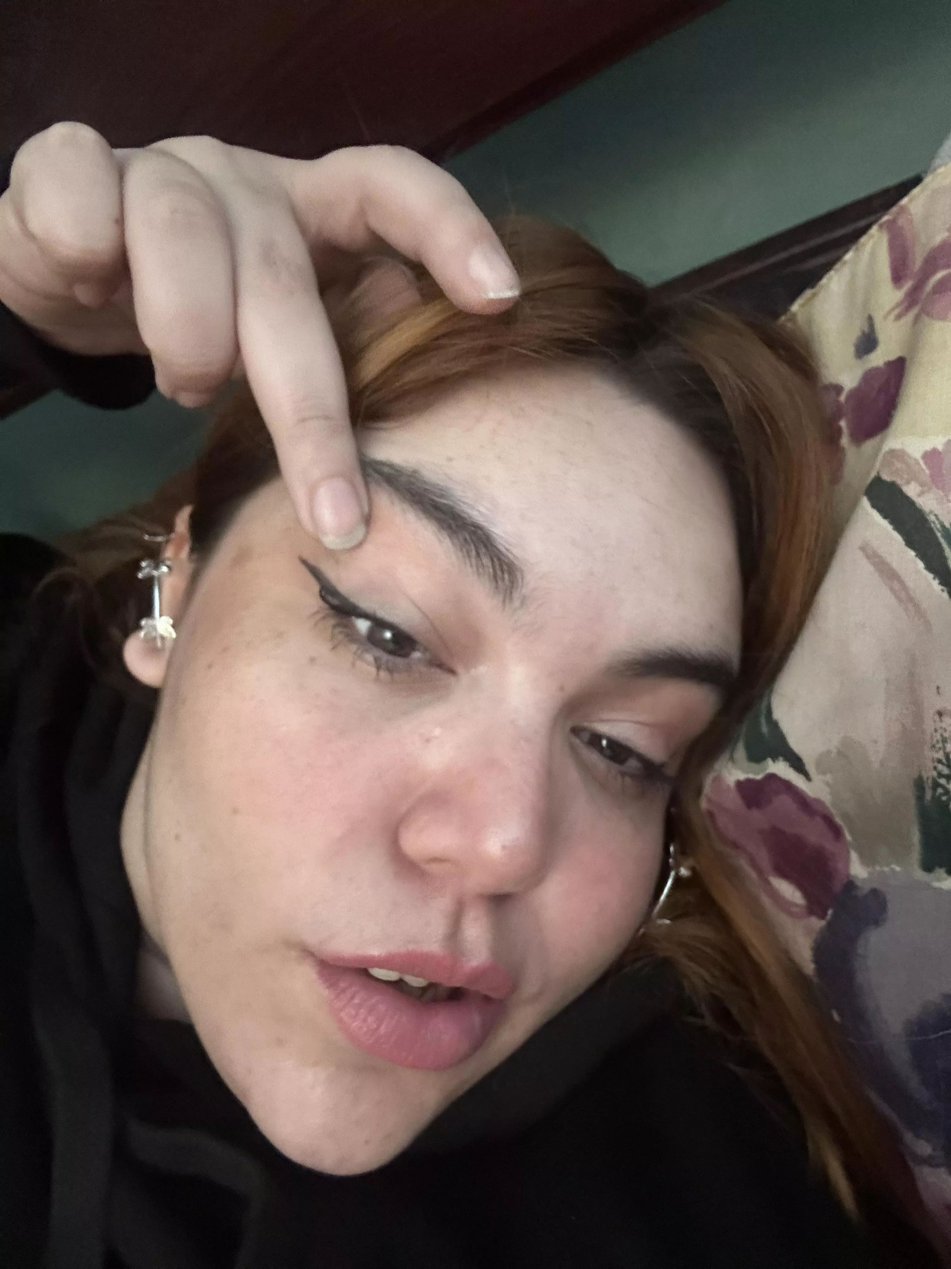 eyeliner is a turn on or nah  posted by honeyhotgirl