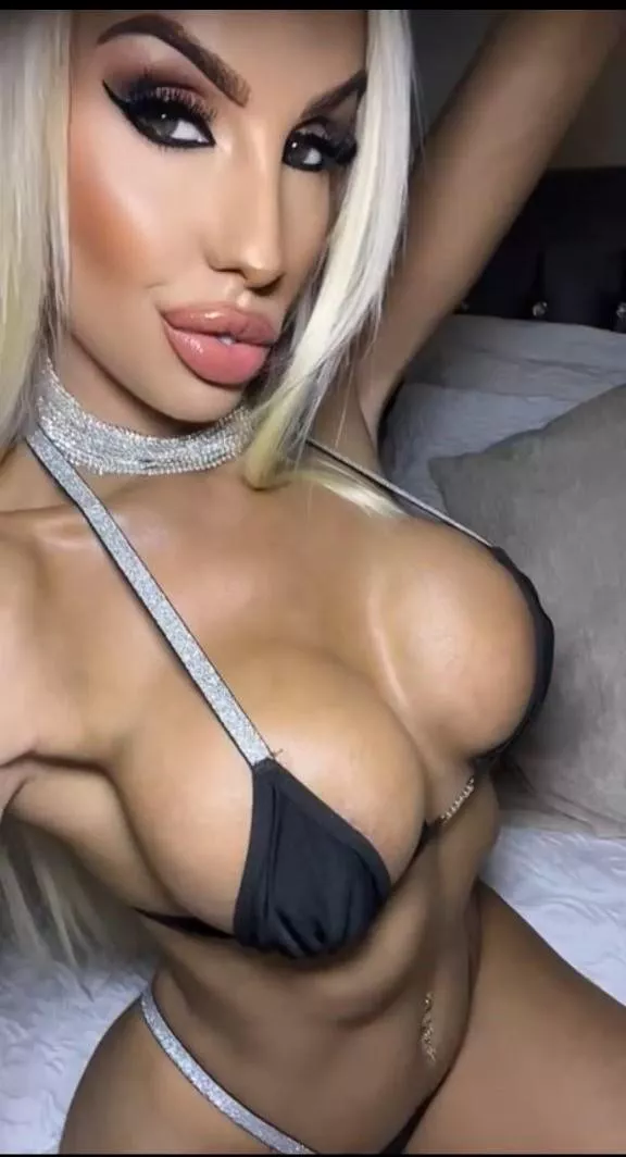 I've turned into a sexy bimbo just made for you. posted by Giadmkj