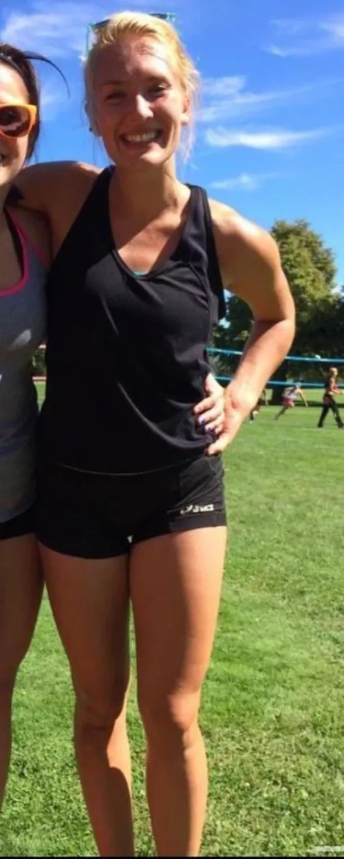 Love this volleyball milfs sports bra leaking through. What’s her best feature? by chloeyf816