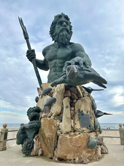 Neptune statue Virginia Beach by Adventuregirl41