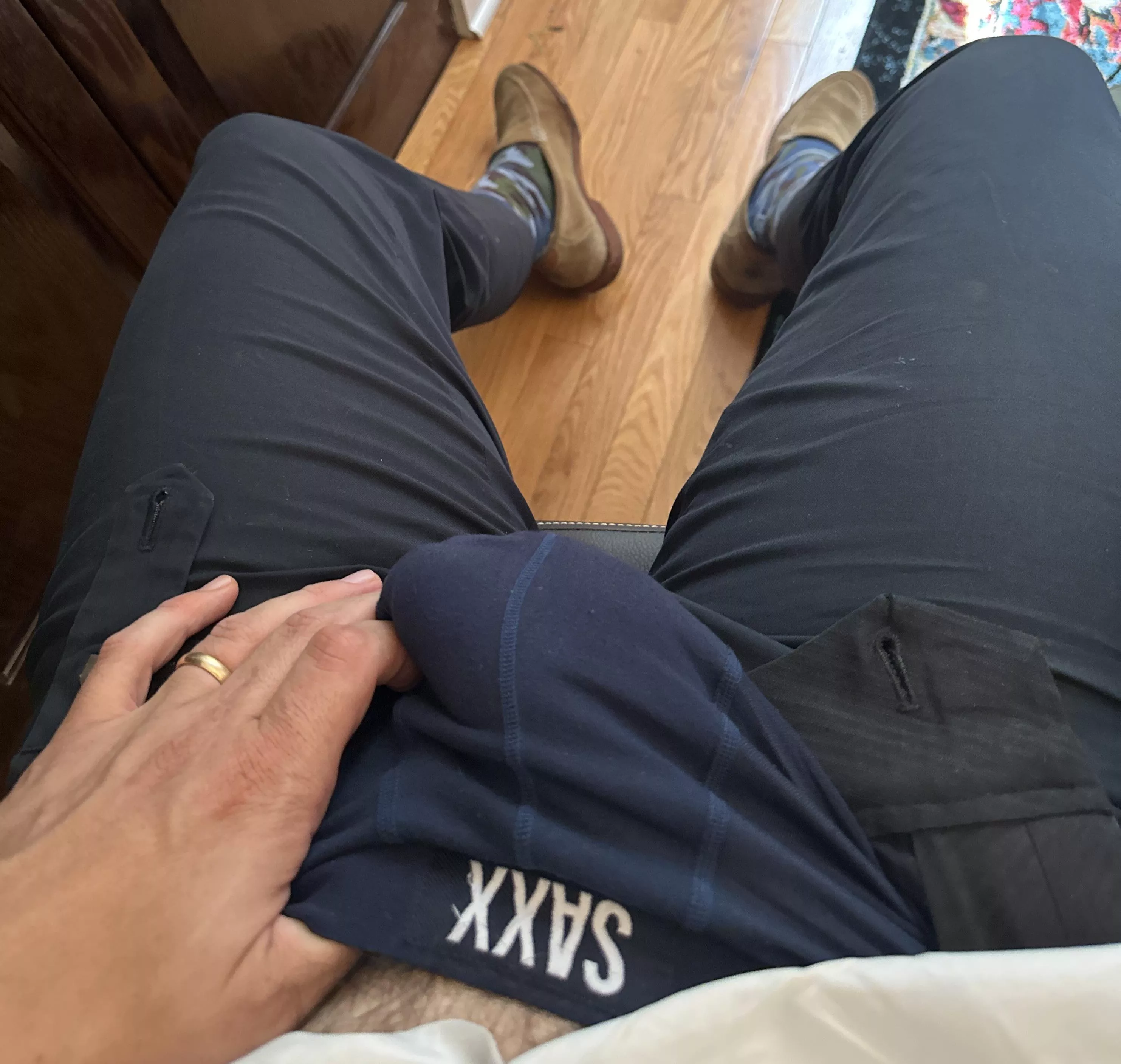 Office bulge (42) posted by Hou-Don