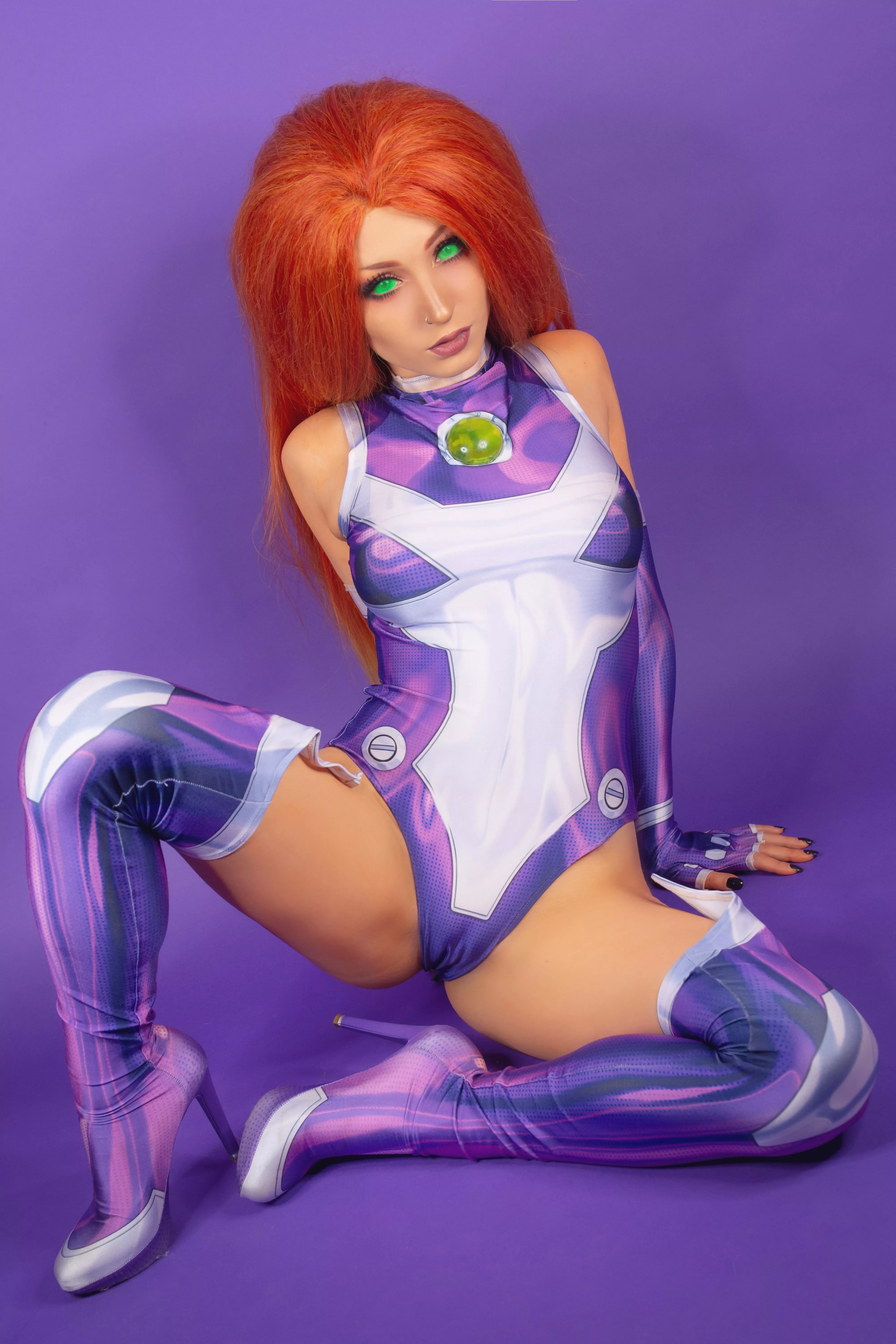 Star Fire cosplay by (Shiroktsne)  posted by Weird-Doughnut7002