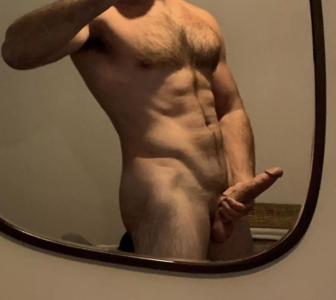 Who’s gonna show this DILF (31) some hospitality and welcome him to the neighborhood? posted by tytime19