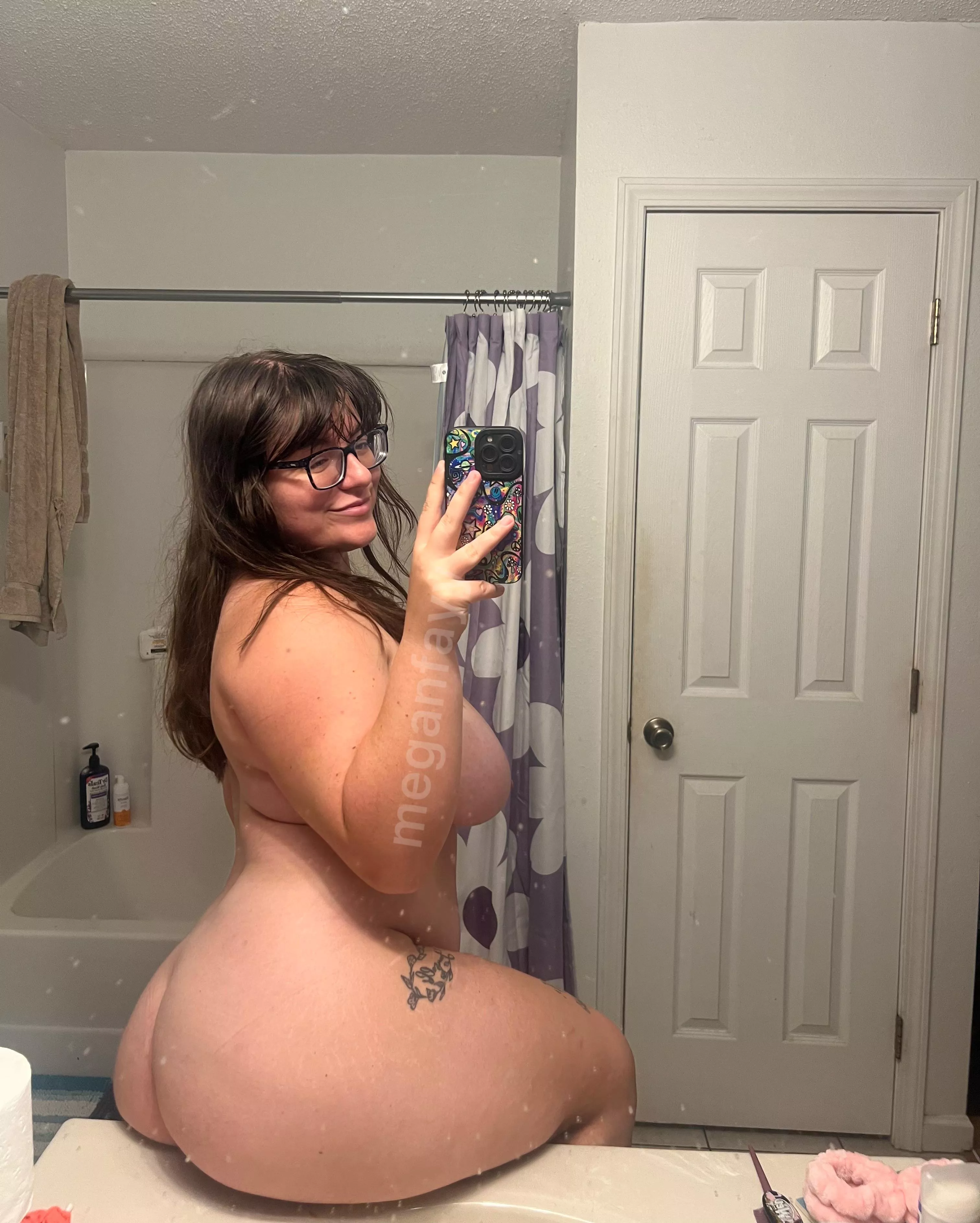 Do you like your girls thick and chubby? F 24 200lbs posted by meganfayy