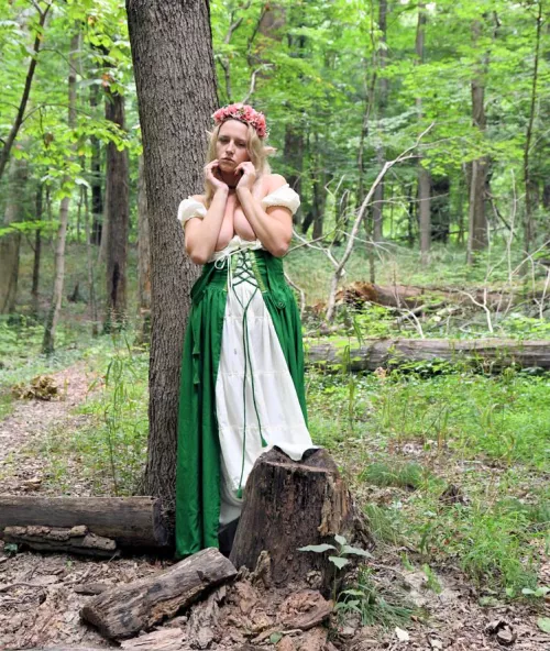 Elf maiden by Atomic_Dolls