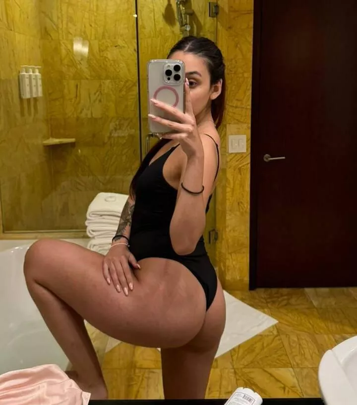 Just my cute spanish butt
 posted by RemoteMarsupial3915