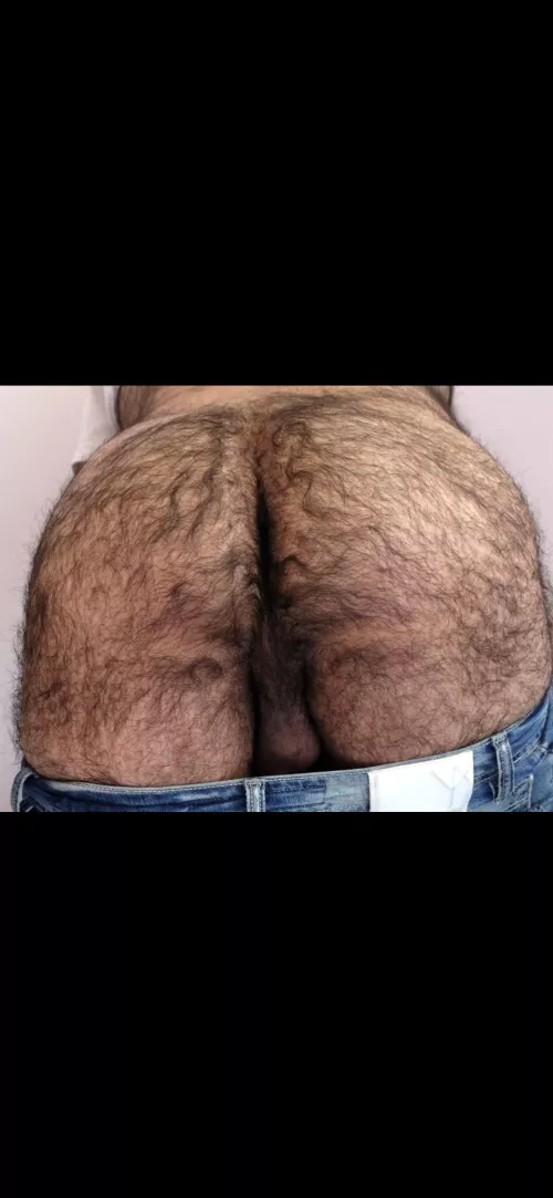 Man it’s hot today. Guess I picked the wrong day to go commando.  by gym-fur