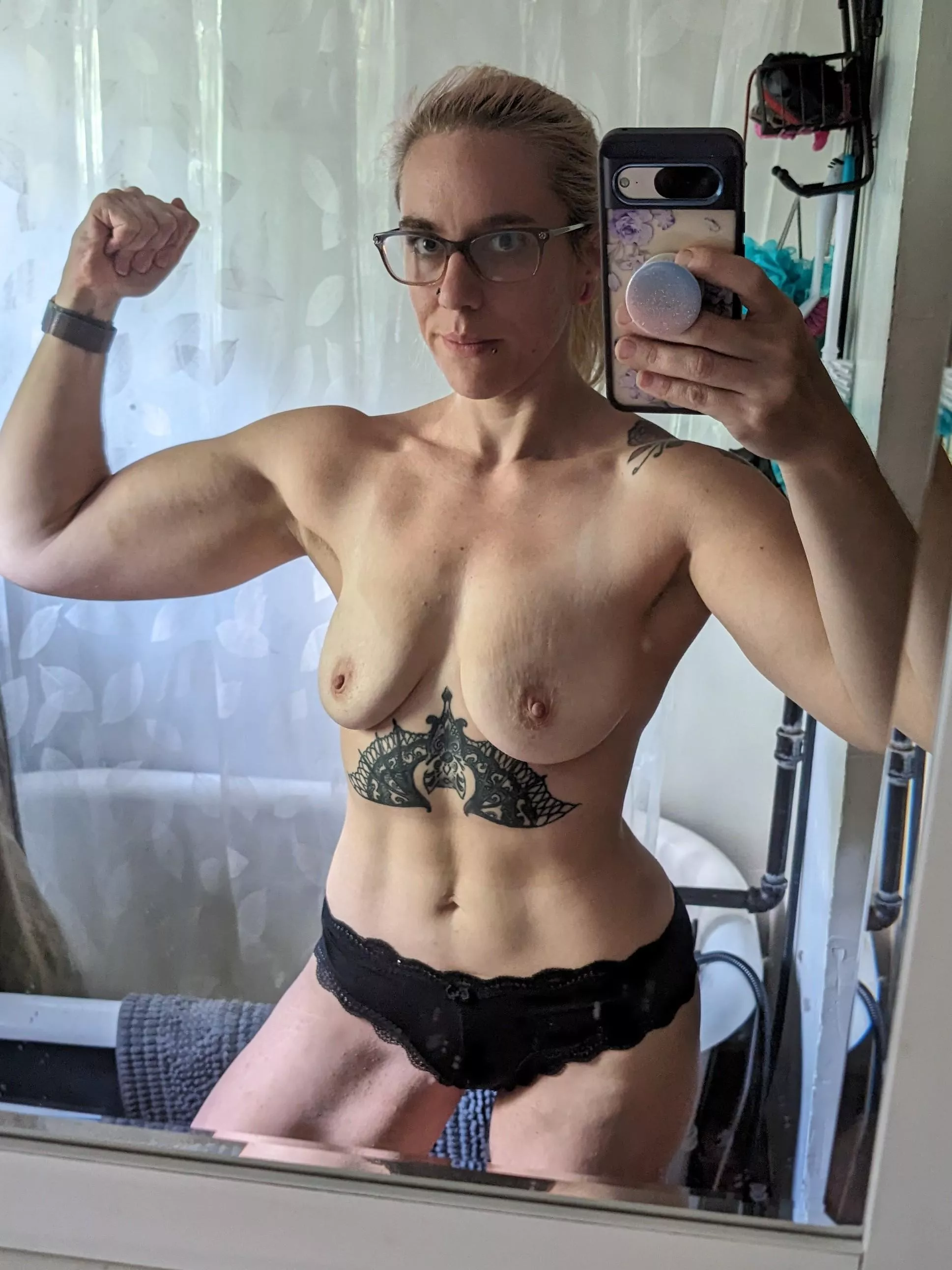 Sometimes, the light hits just right ☺️ posted by fantasyofmelody