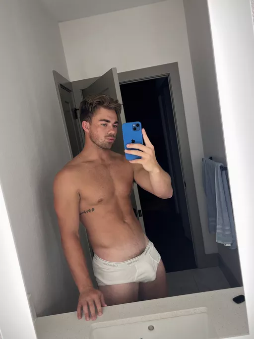 Would you stare at my bulge if we were at the same beach? posted by Kir4oBoikovKokor4ev