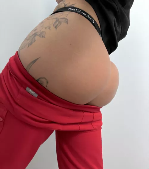 Happy Friday 🍑 by xo_chris_xo_tina_xo