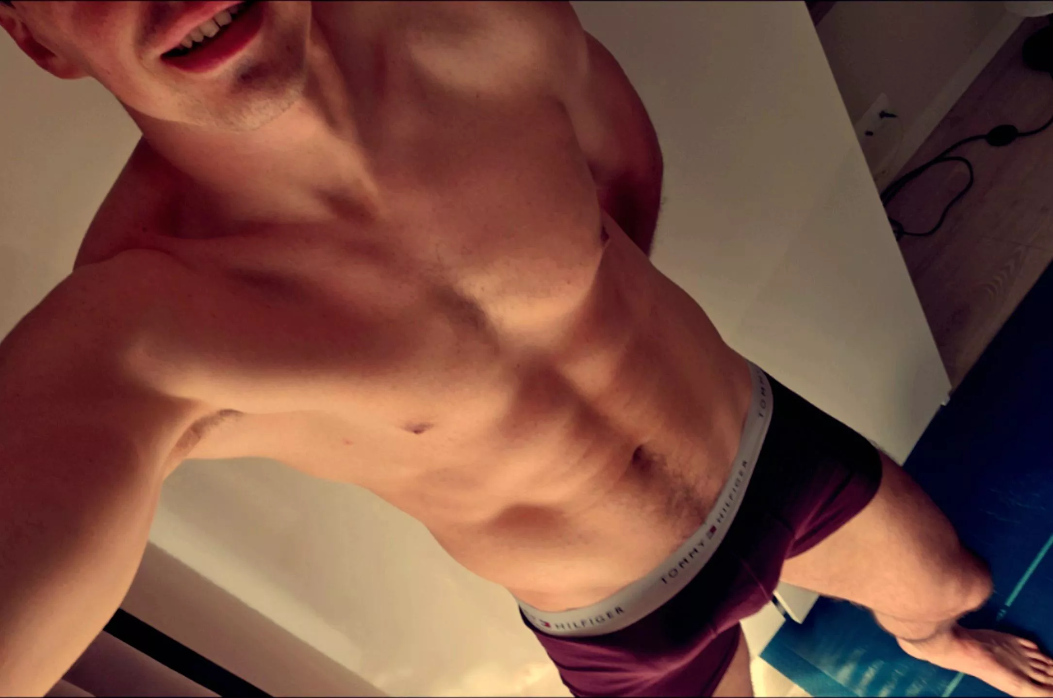 Don't mind my morning bulge (33) posted by Kermit1916