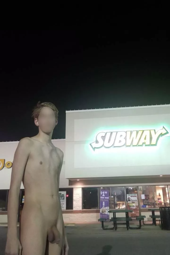 Ever seen a naked twink at your closest subway? posted by sexyschlong