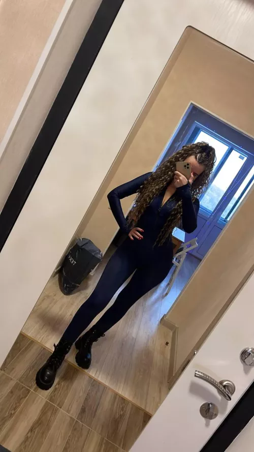 hi how is your day off? did you manage to relax before the work week? if not welcome to my place   https://chaturbate.com/in/?tour=7Bge&campaign=gwOGM&track=default&room=natishaloveu by Natishaloveu