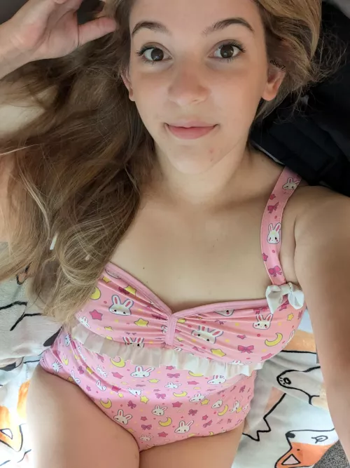 pretty in pink [F] by ebee7