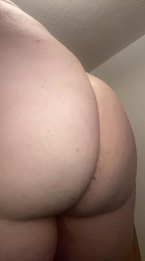 Who wants to bend me over and use me? by subboi95xx