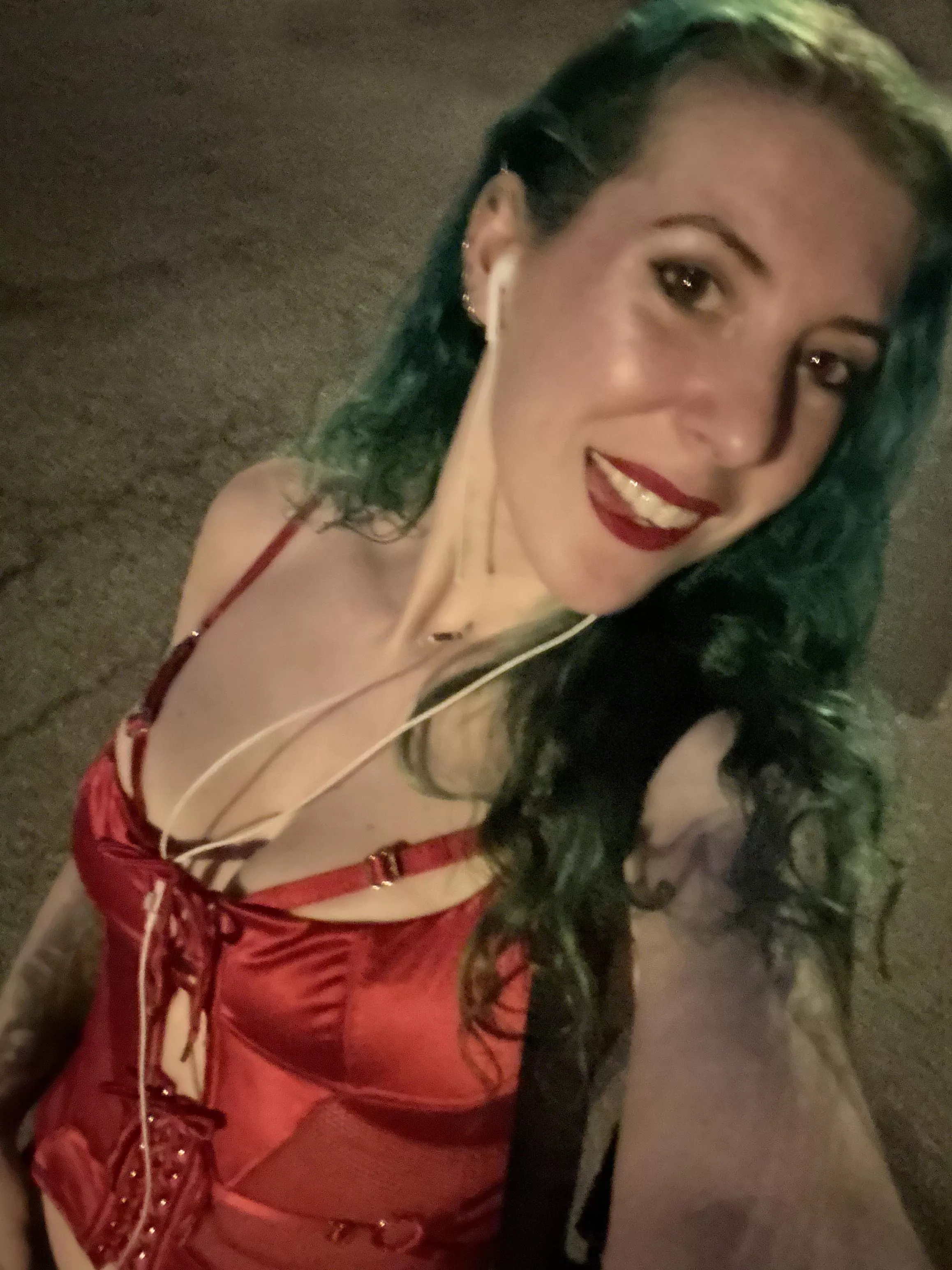 Headphones stuck in the cleavage posted by sirenskiss3