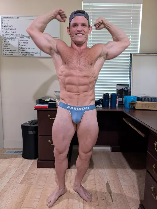How's this hairy chest and bulge looking? I've been trying to build it up for a bodybuilding competition by gayvittles
