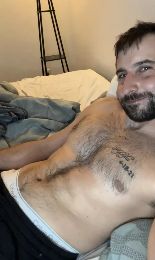 Oh Um Hi 😘  by Roo_lawnmaster