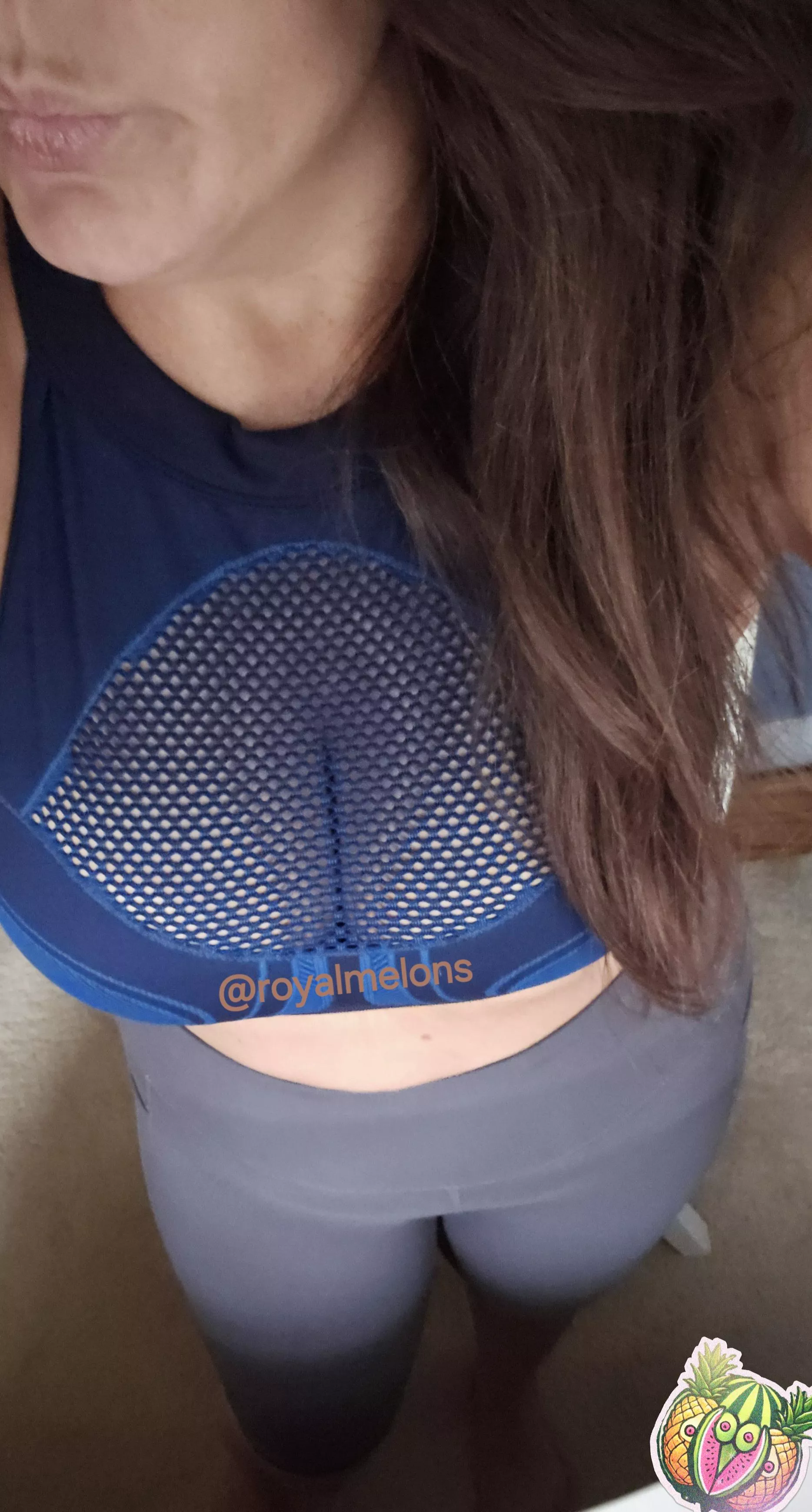 Sunday morning workouts 🥰💪 how does my new sports bra look👀 posted by RoyalMelons