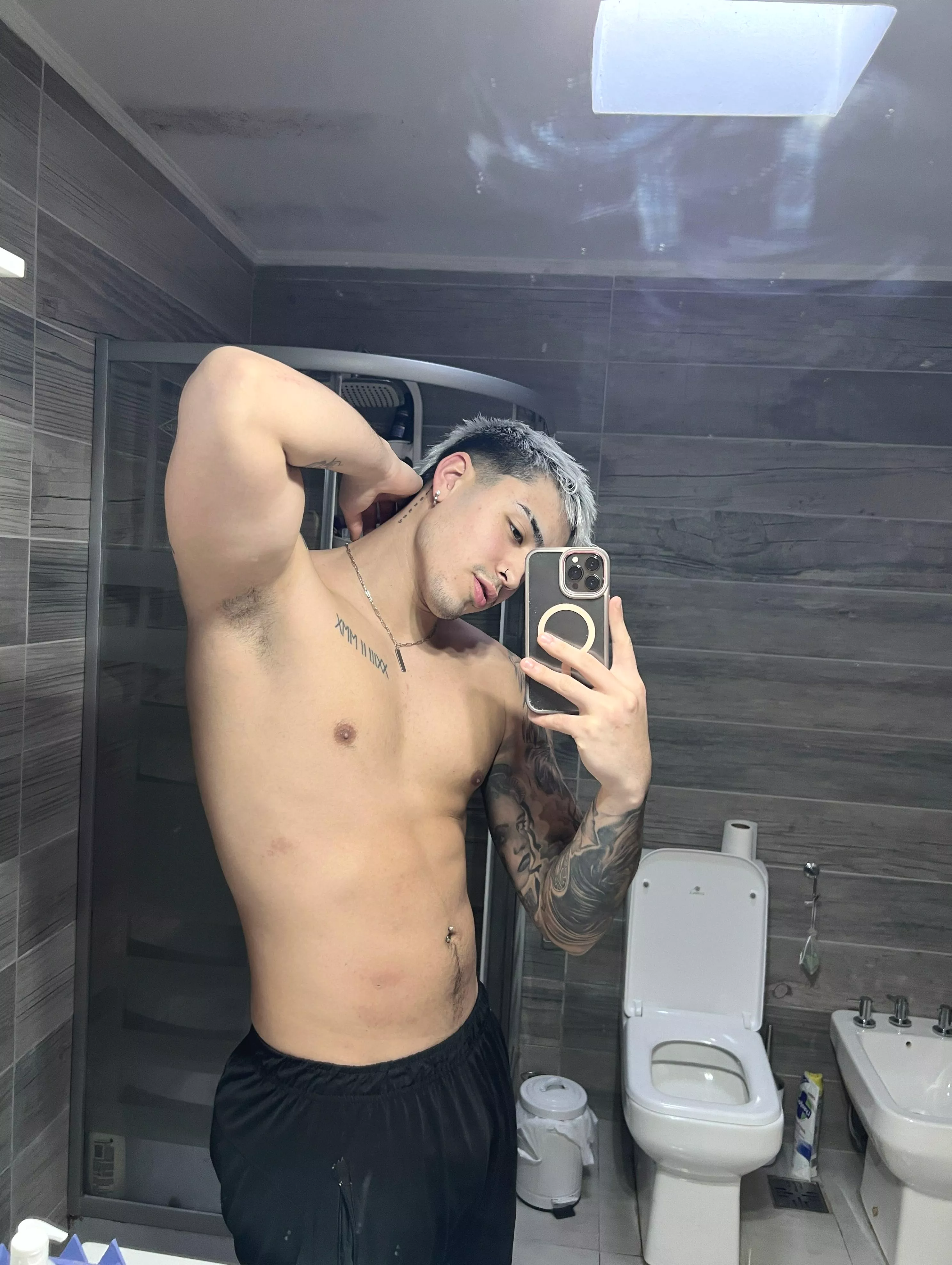 Aren't you curious to know how my freshly-worked-out pits smell? posted by ZaynXReed