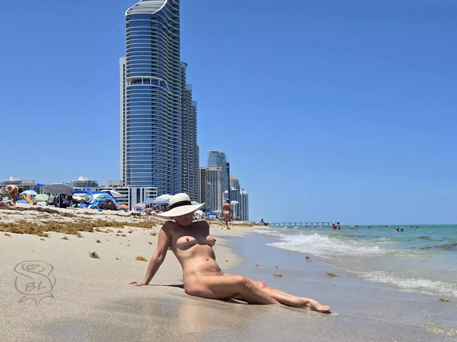 Hauled ass down to Haulover 🙌🏻 posted by BareLeiaRose