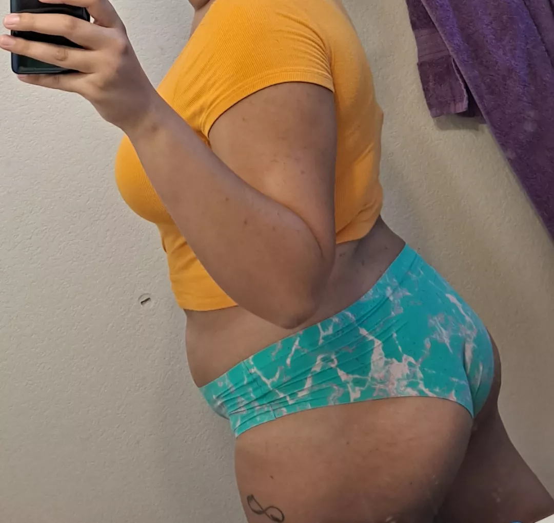 Hope your day's going better than mine [F] posted by Ellieerotica2