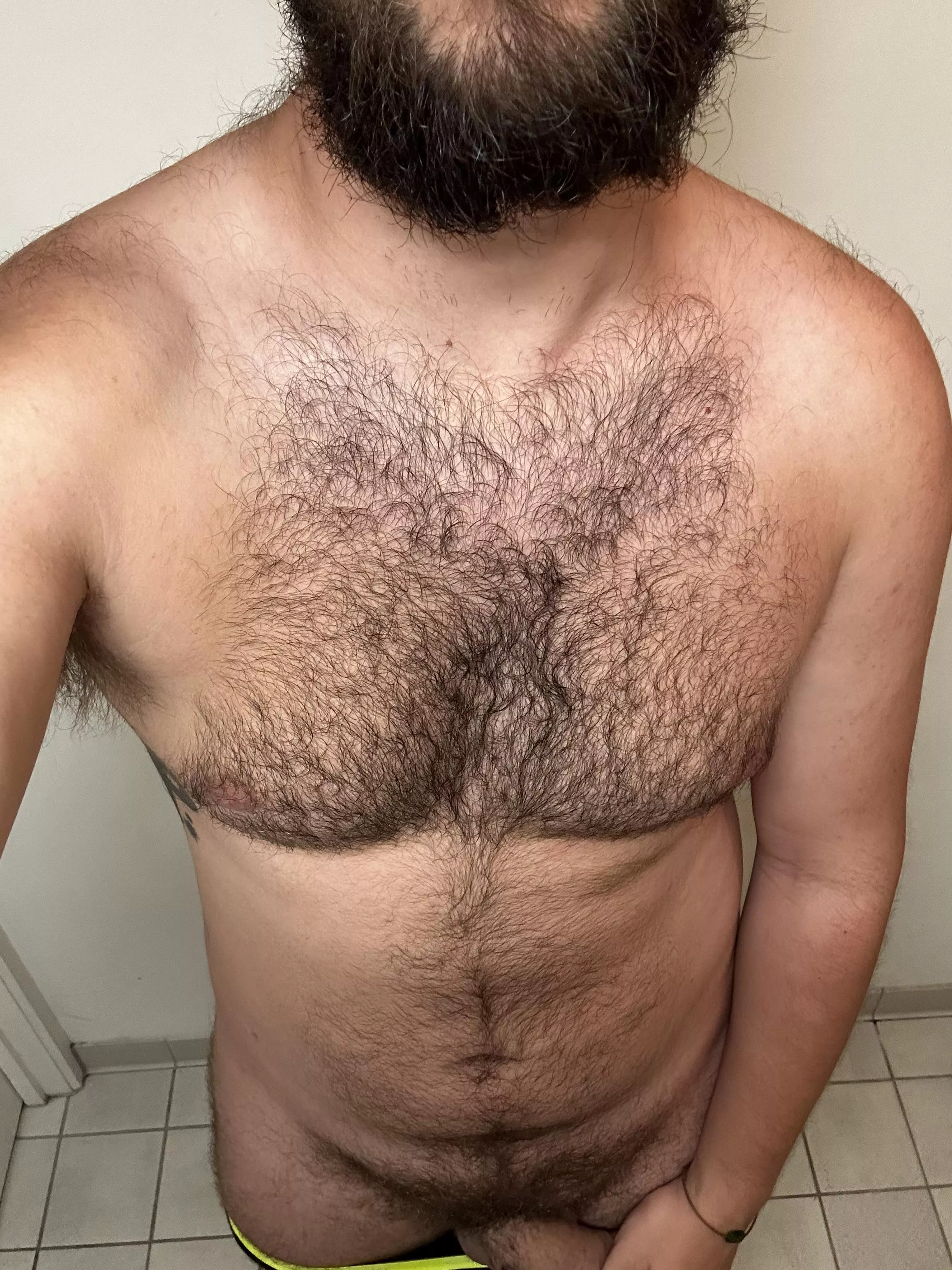 Mandatory Airbnb selfie posted by davseg3