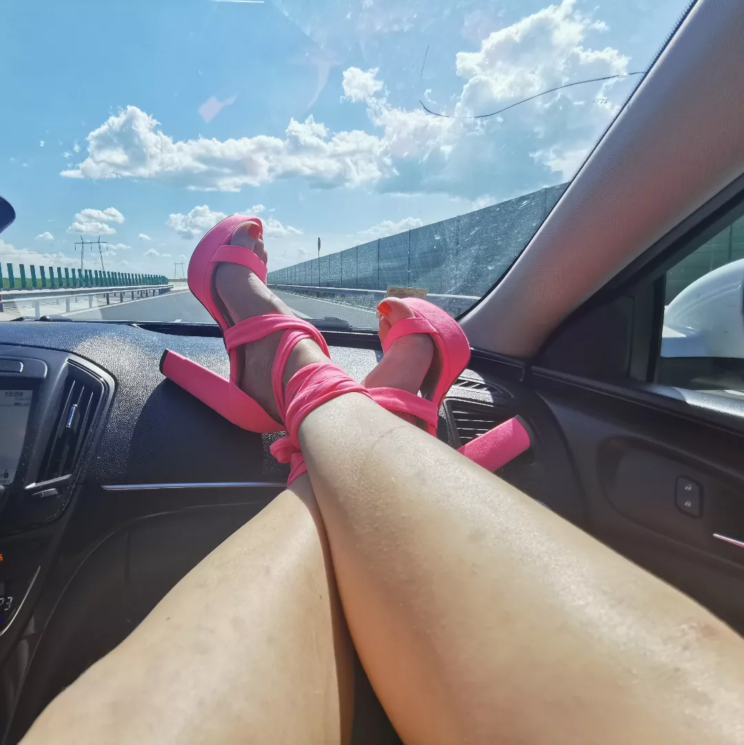 Pink😍 posted by LaurettaMilf