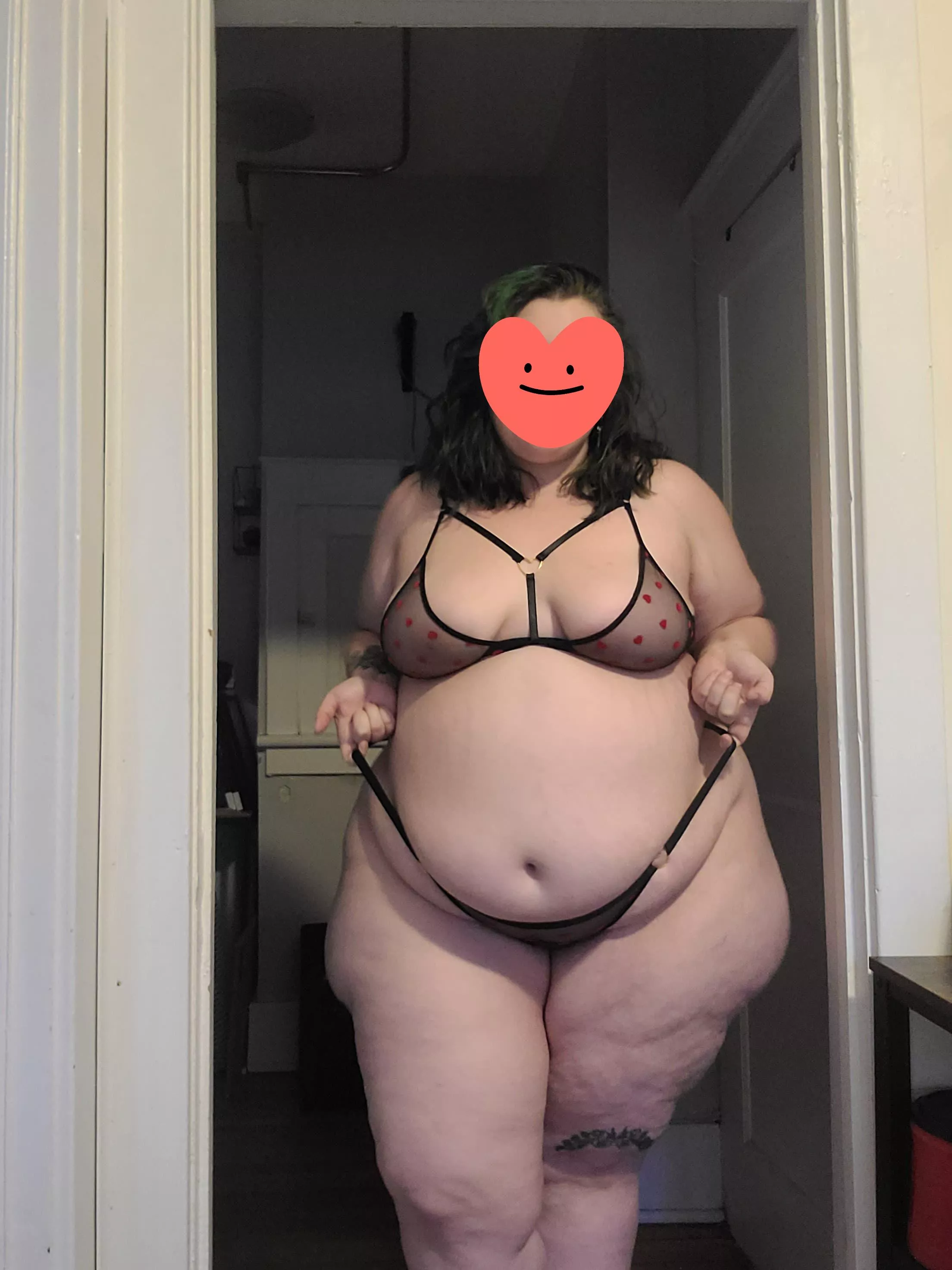 Queen of your heart  posted by CremeBrulegs