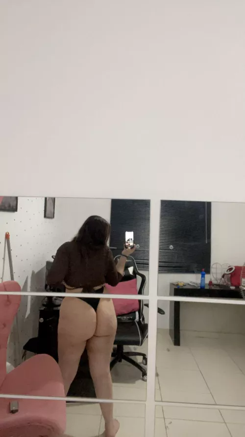 This booty will make your 4inchs vanish  by rinha29