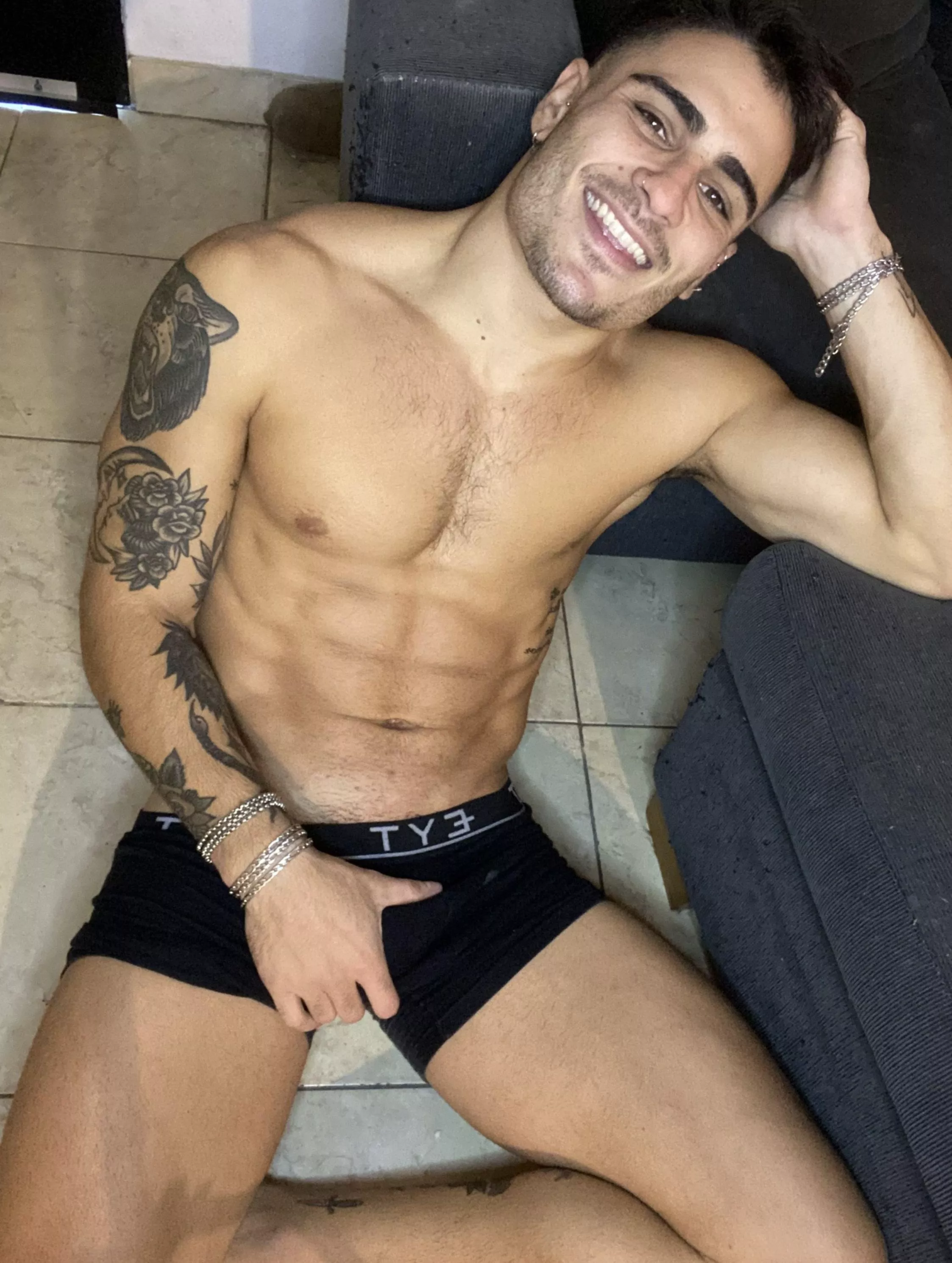 who's ready for a piece of this prime beefcake? posted by OlieTheKing