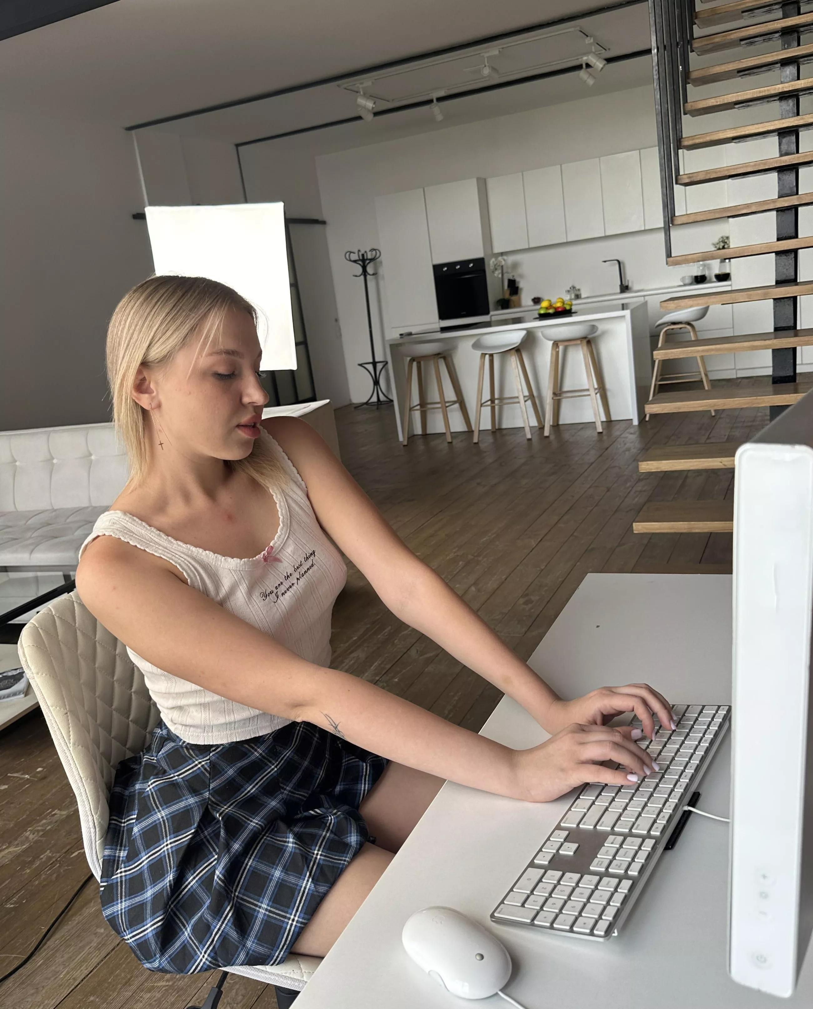 aesthetic gamer wants company posted by Secretjuliet