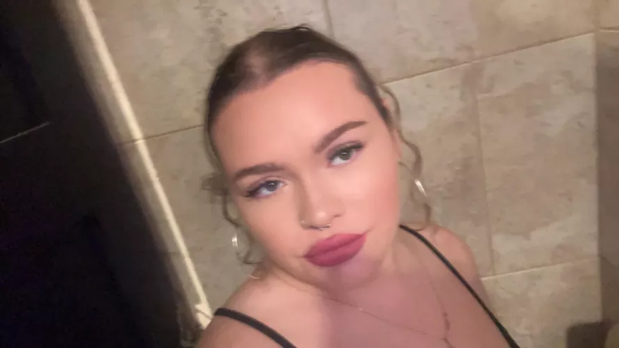 Blurry but loved my hair 🥰 by Used-Reward8882