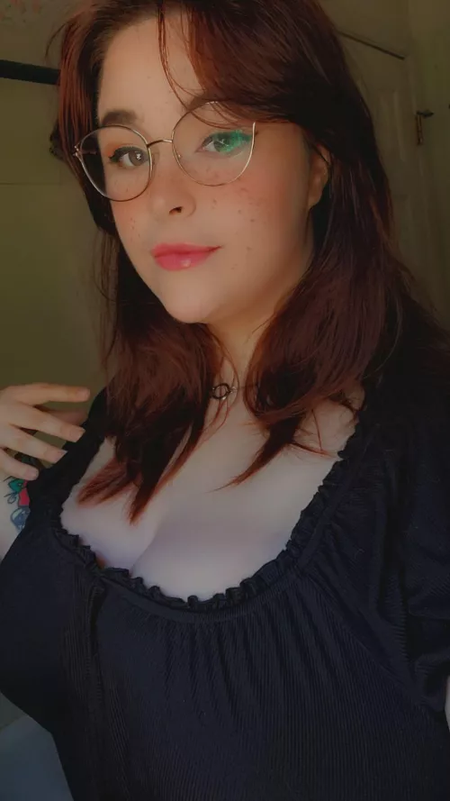 Casual selfie with not too much going on. Just wanted to say hi by big-goth-girl