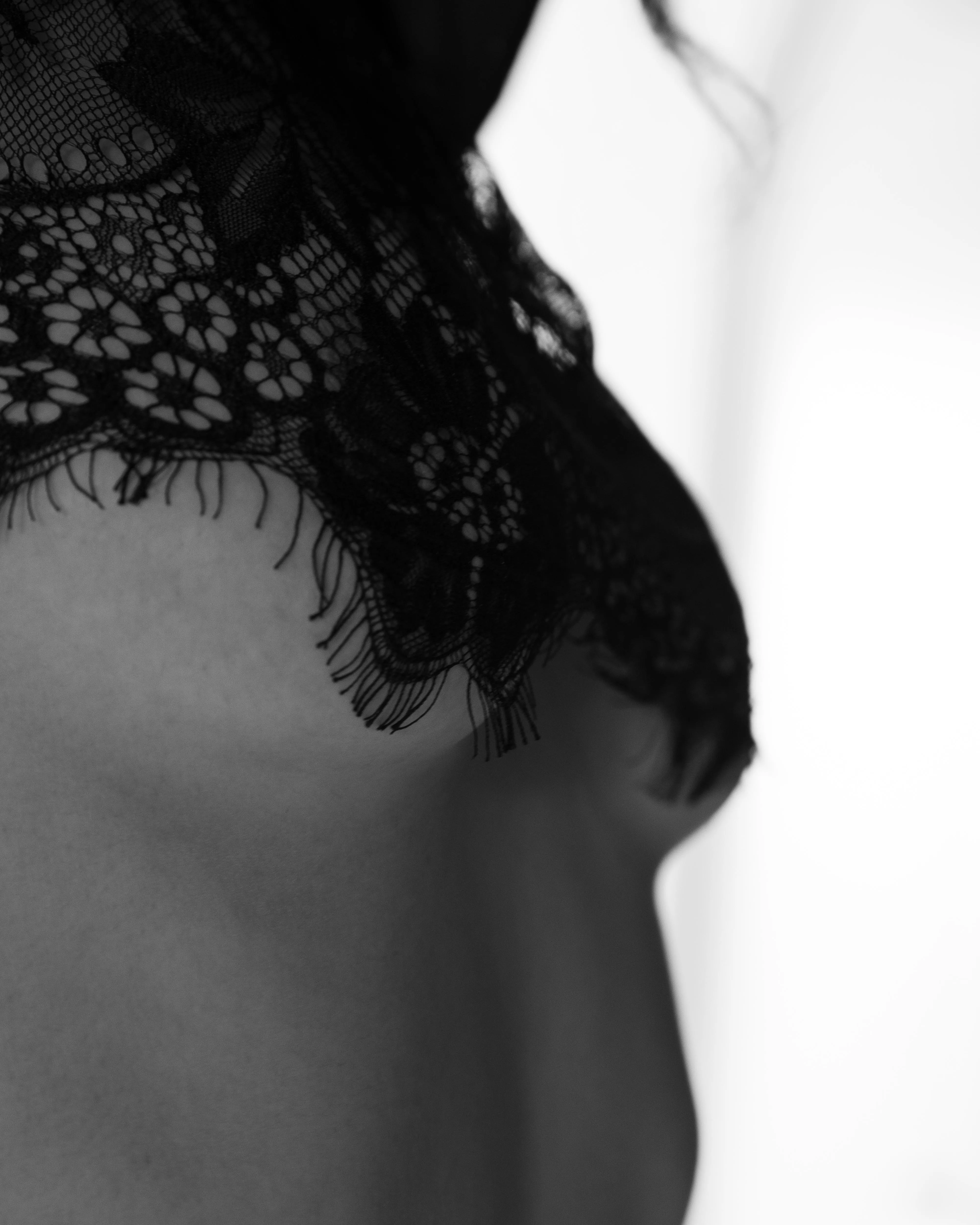 Caught in the heat: Can you resist my sideboobs teasing you? 🔥😈 posted by SecretsofNatalia