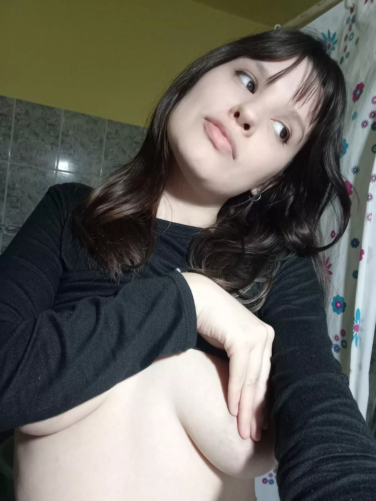 do you like pale girls? posted by Theshyxo