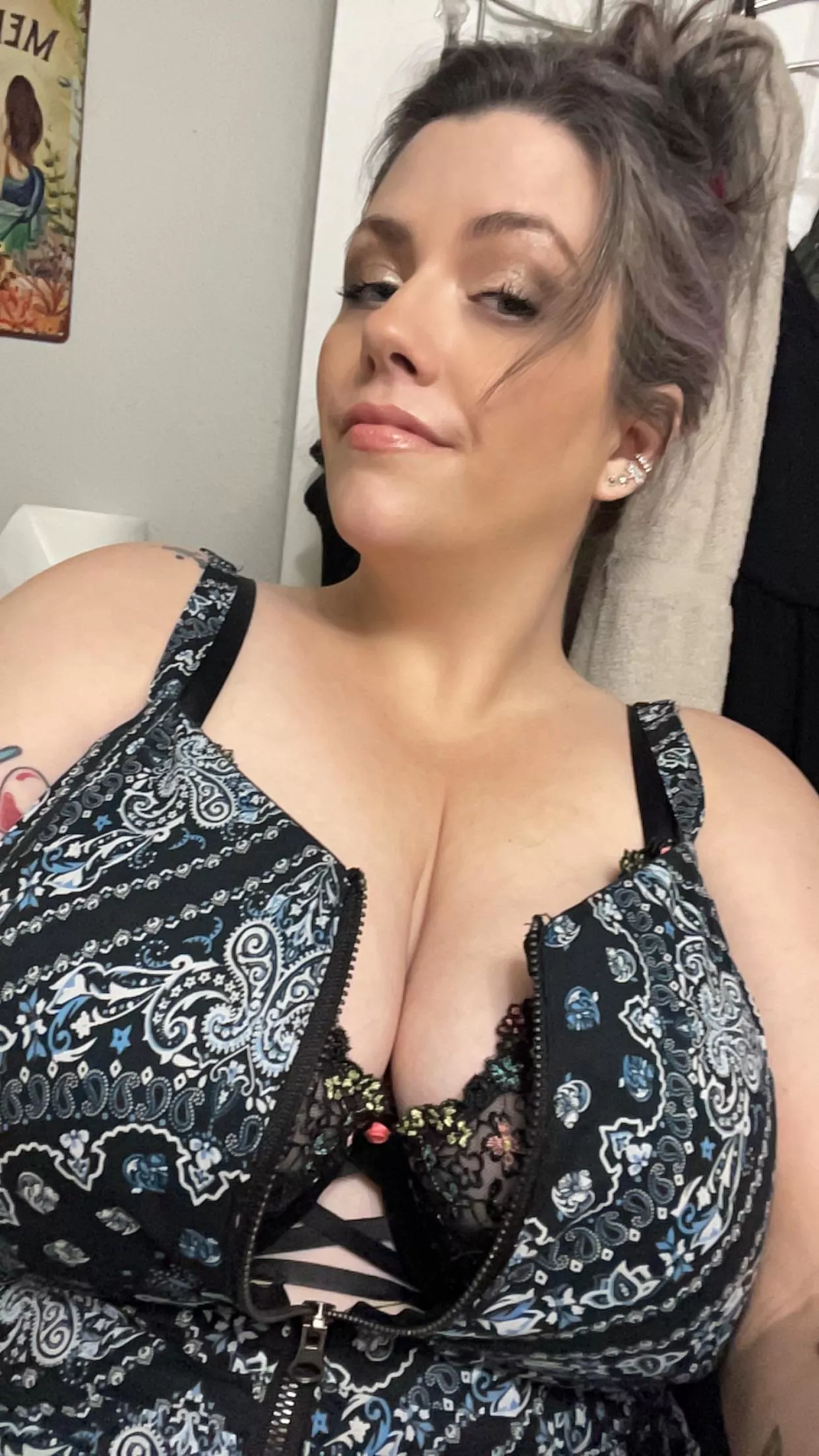 Hello! Happy Tuesday 😘 posted by Technical_Ad4270