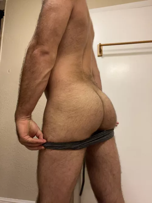 If my ass gets bigger do I get more hair too? 😂 by Diesel450FL