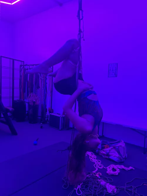 Little self suspension by Princess_Cirilla73