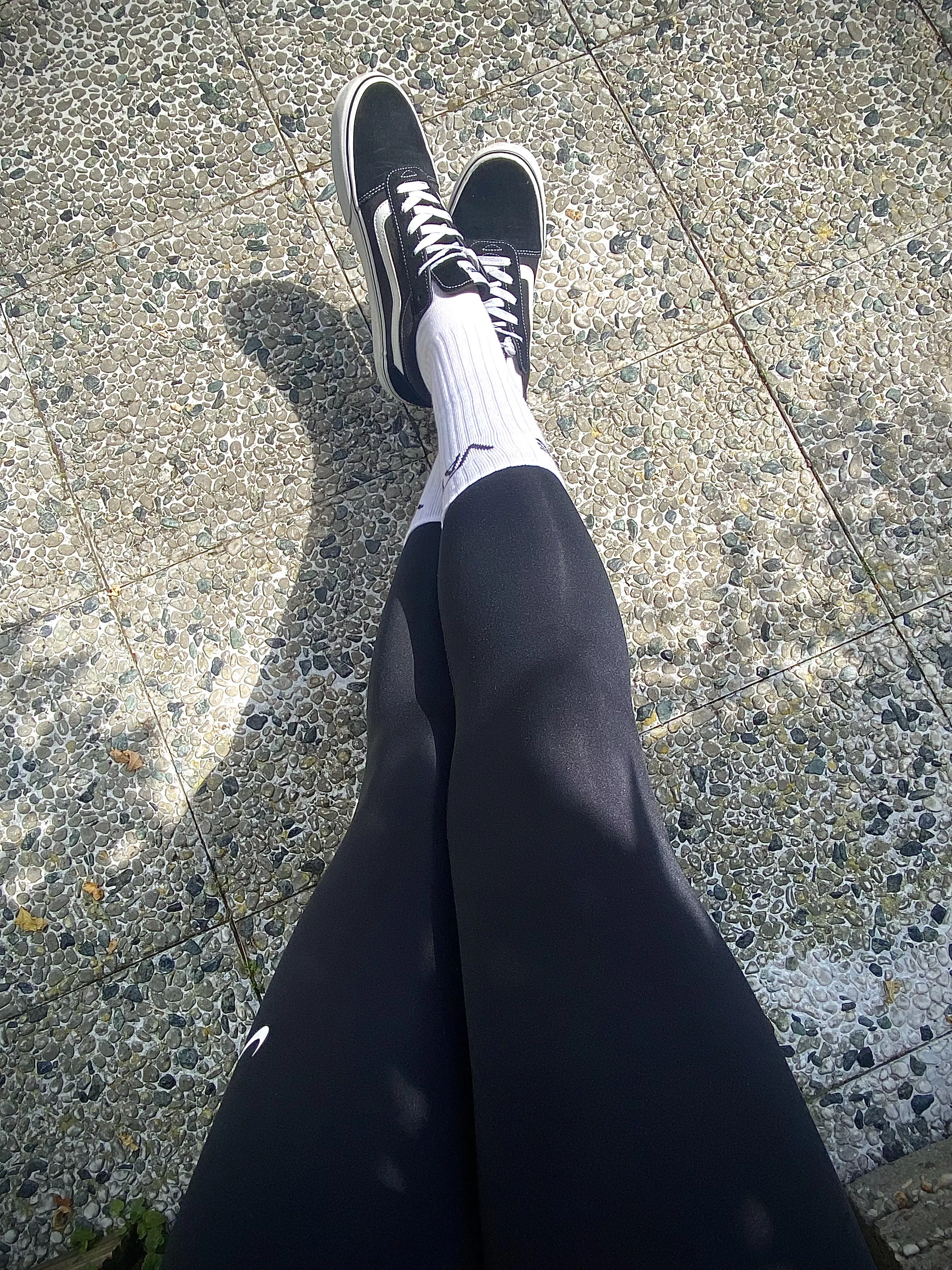 Stretching my legs 🥰 posted by somewhore_