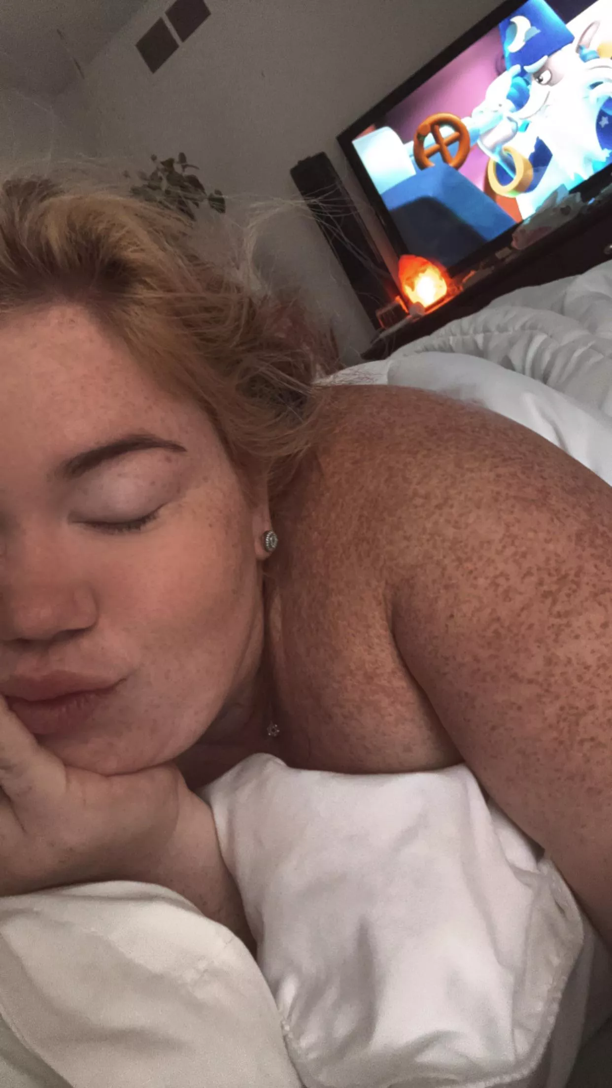 Woke up and noticed my shoulder freckles are popping out! [IRTR] posted by Redsnapperr69