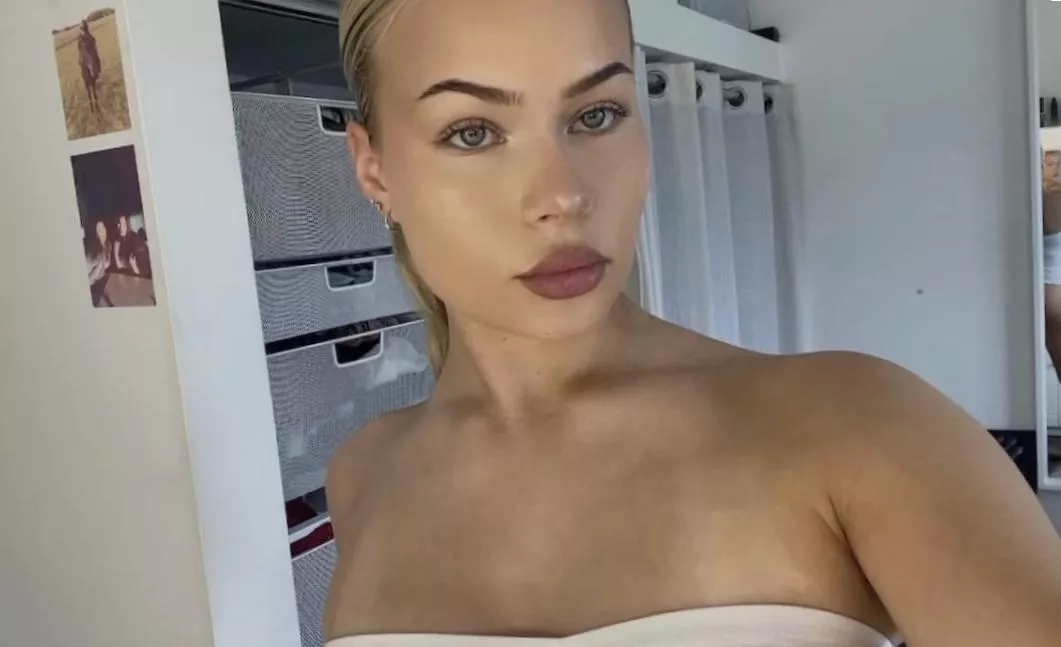 You can stare at me posted by Fun-Freedom1019