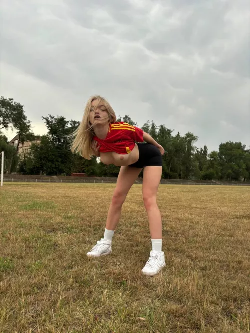 I always take pictures like this when I go outside by Ritori_Mittori