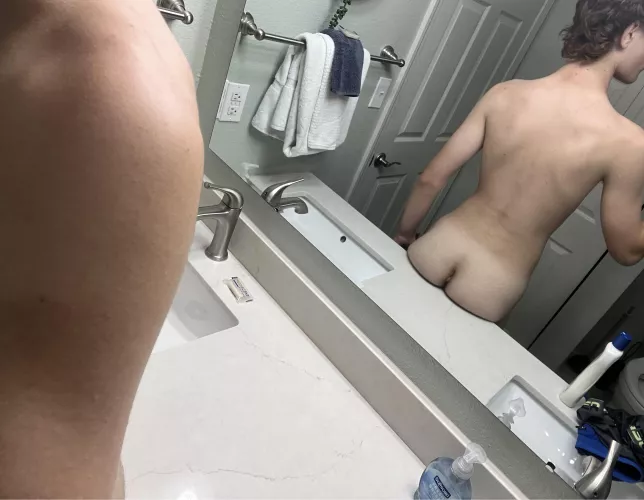 Looking for a daddy by _opiumboi_