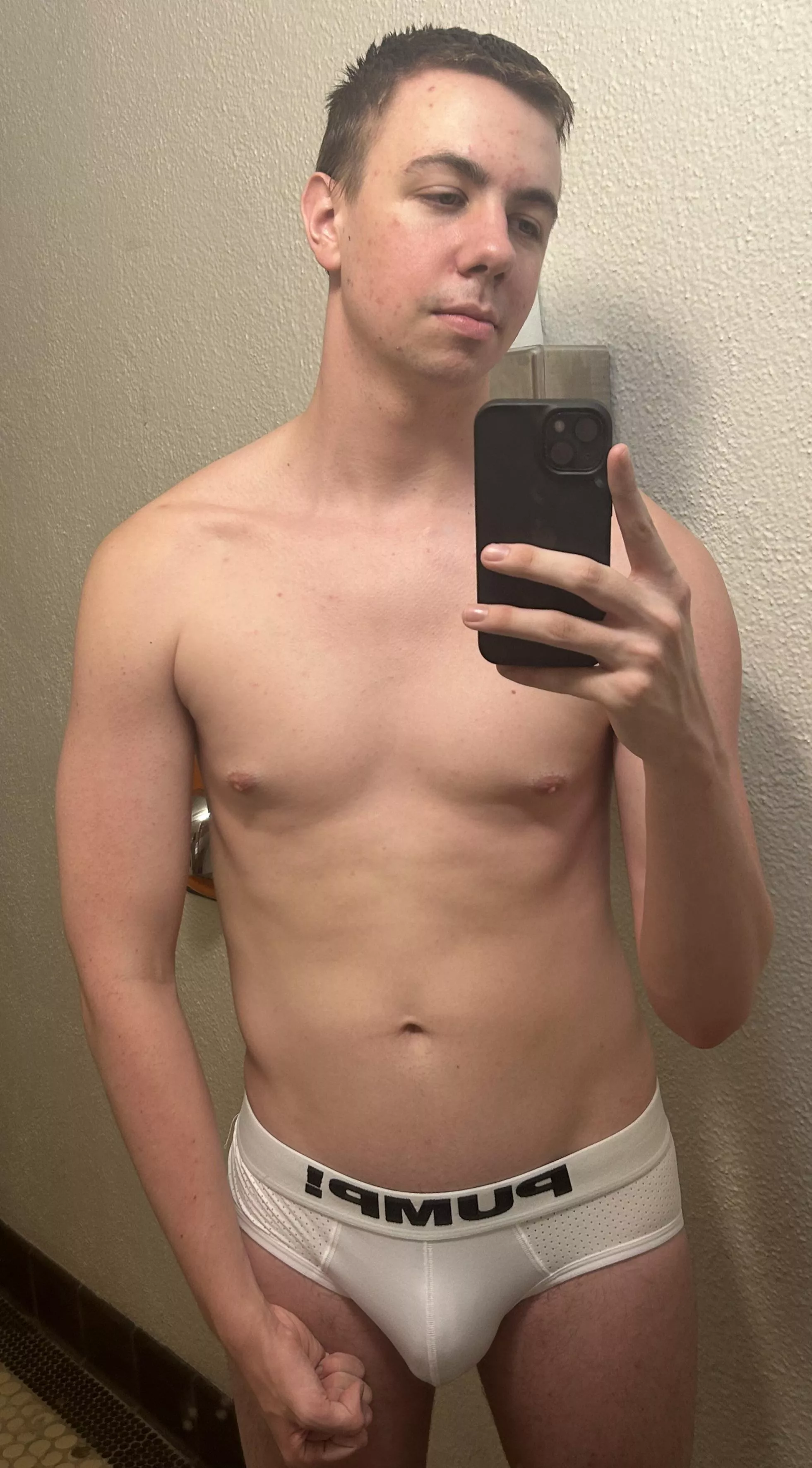 [20] Do I look dreamy? posted by Glittering_Echo1766