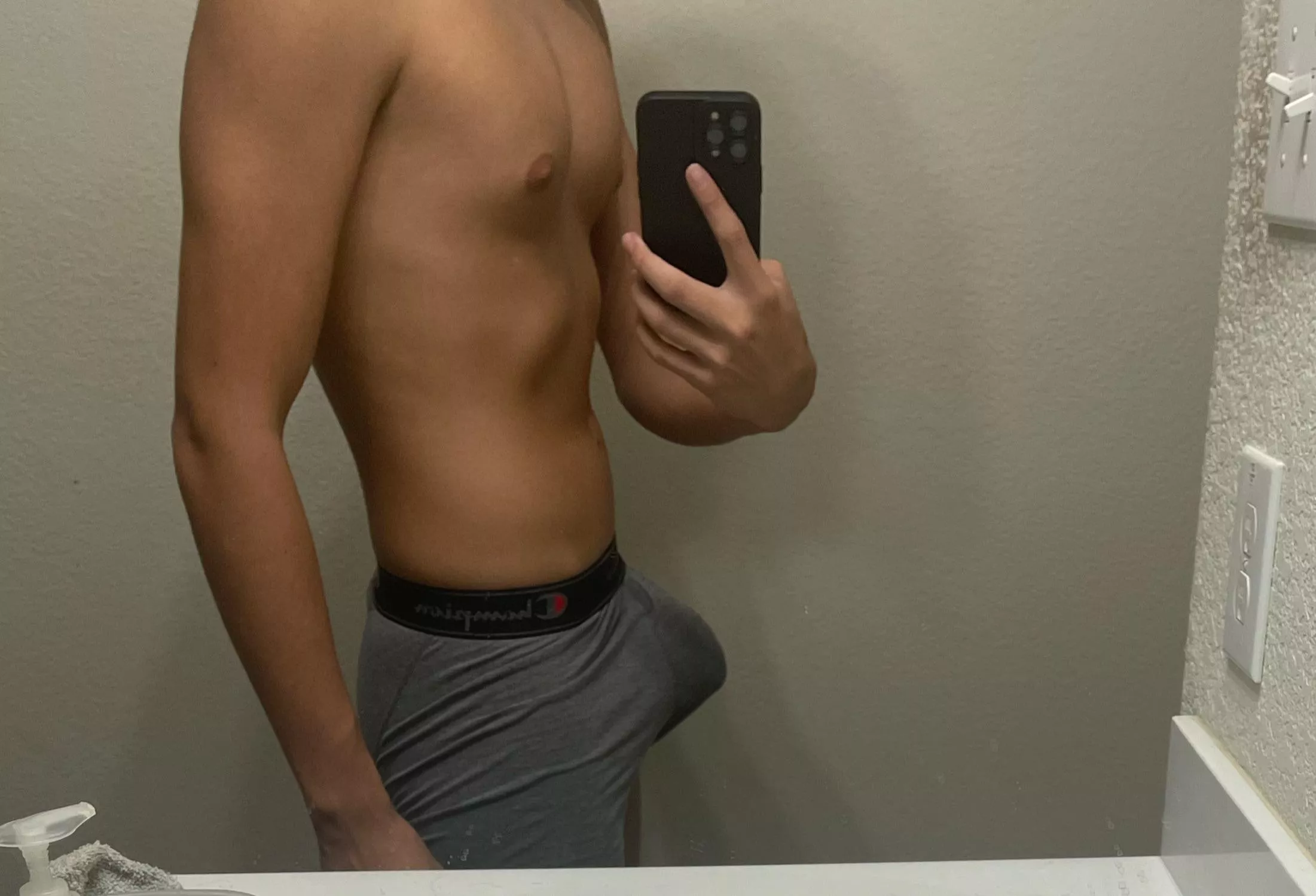 22 just wanted to get my self out there😉 posted by ilikepastapizza