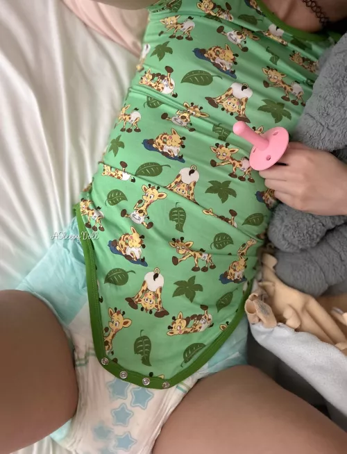 a slow friday morning  by asleepydoll