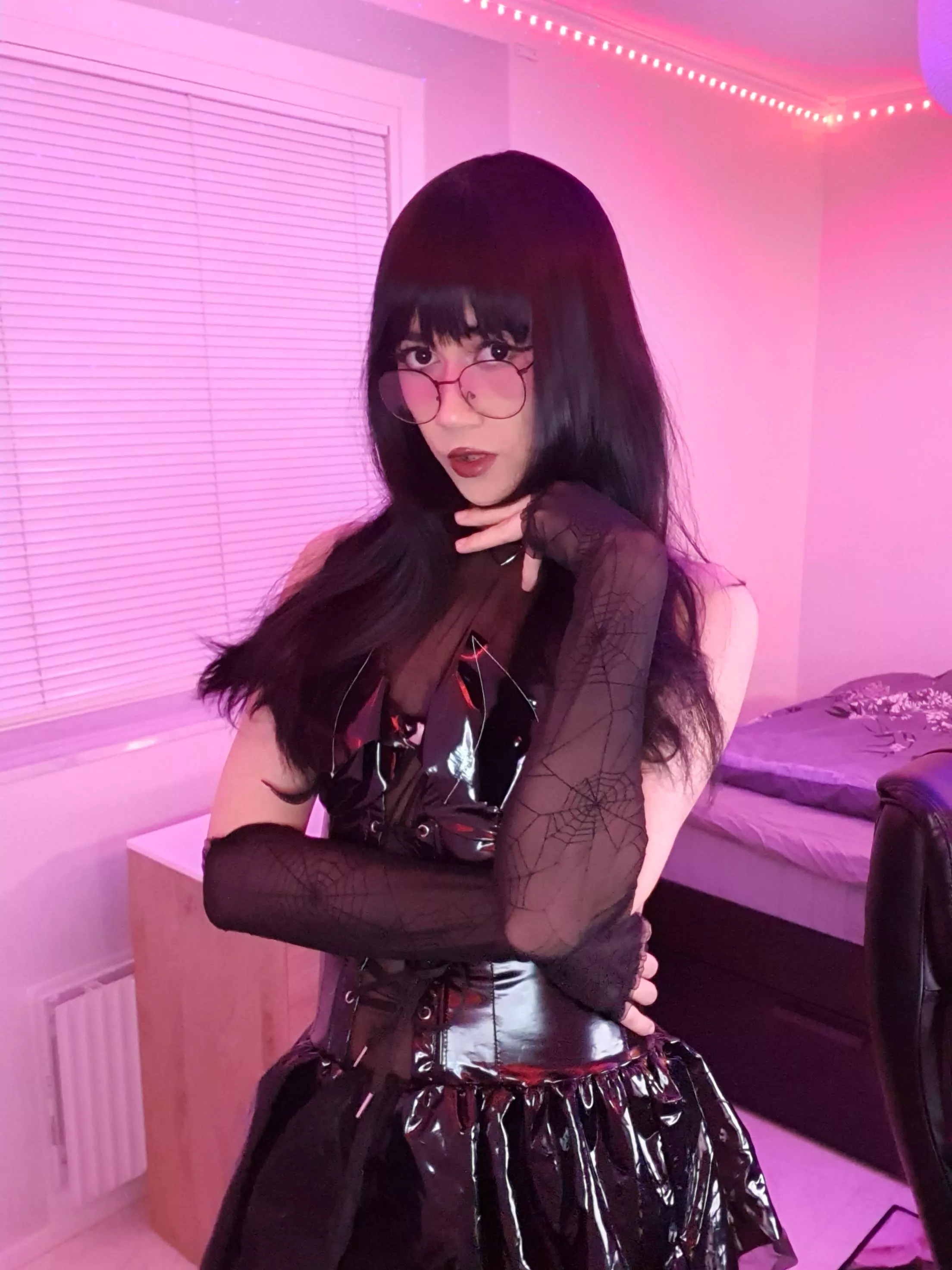 Demonic outfit~ 🩷 posted by lewdpillows