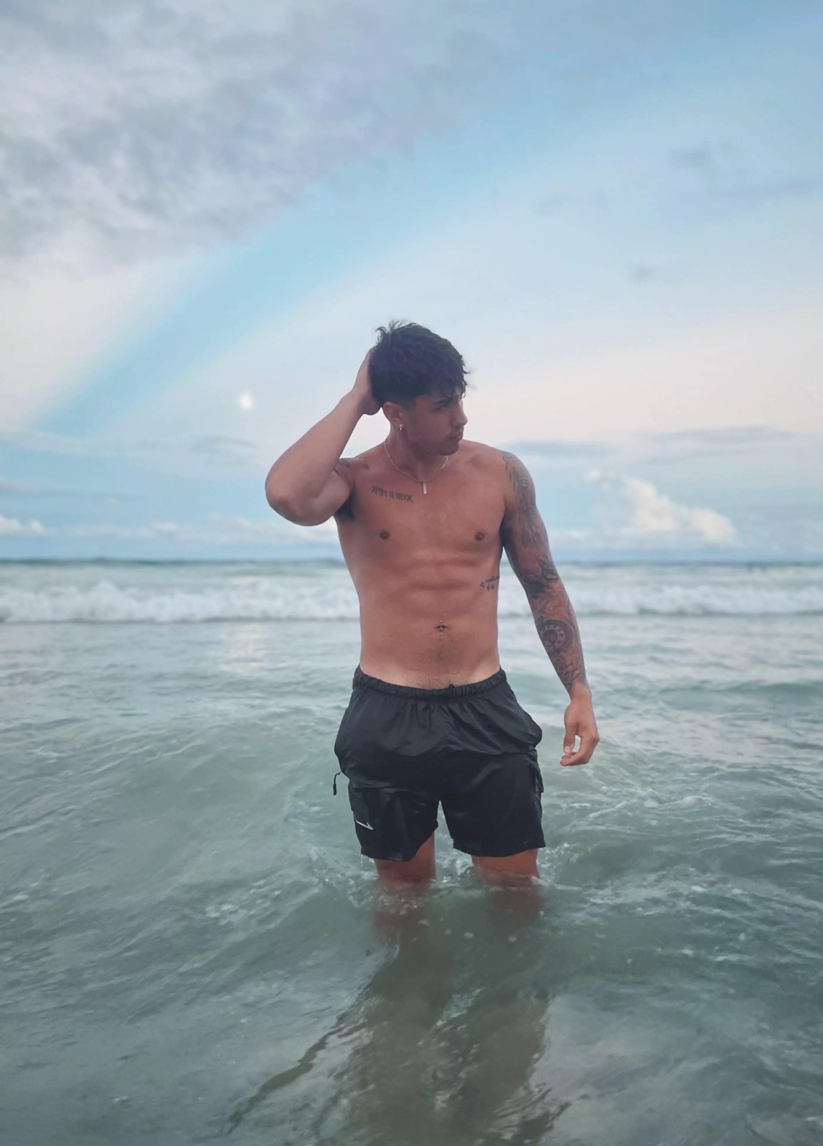 Guess who's got buffed abs and knows how to score posted by ZaynReedx