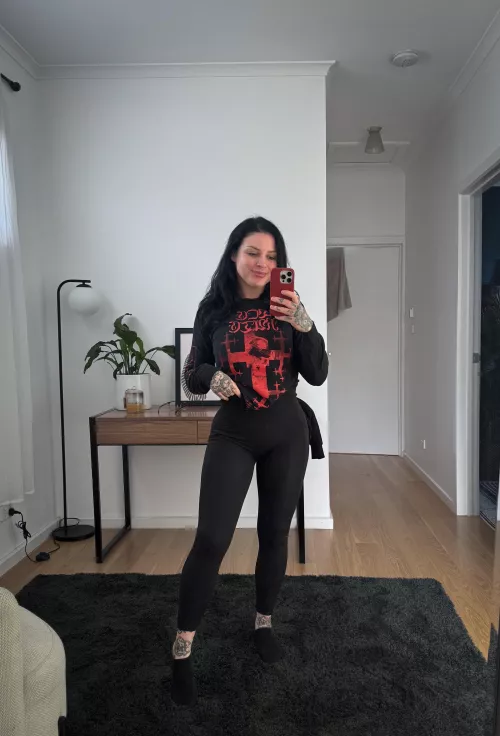 Just wanna show off my new shirt  by Deminovak